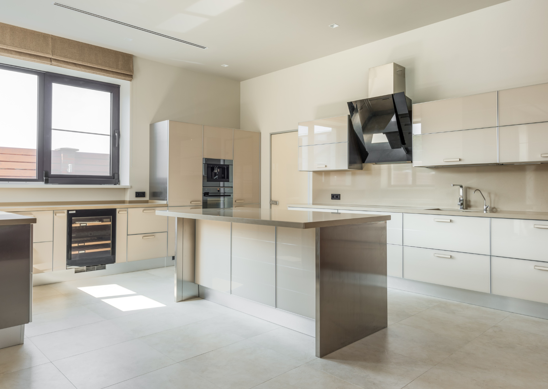 معلم تركيب سيراميك محترف في الكويت يركب سيراميك الحمامات